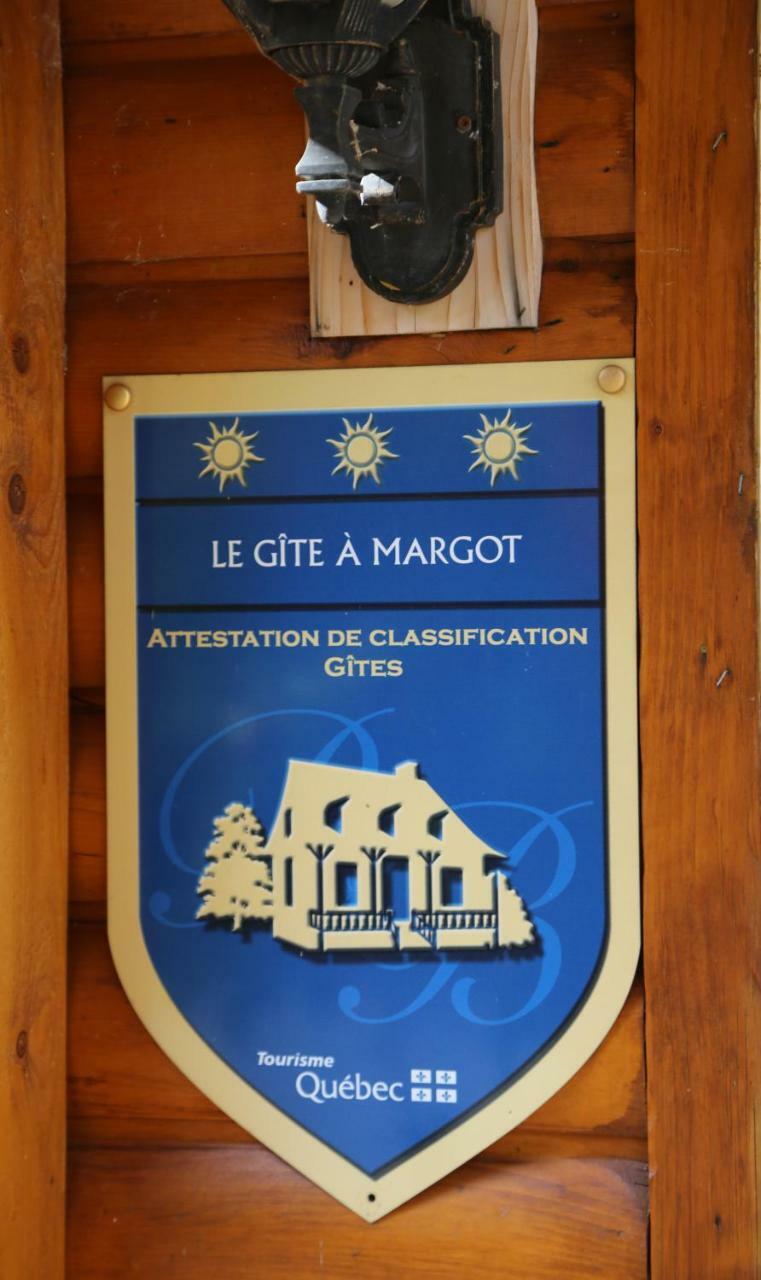Le Gite A Margot Bromont Bagian luar foto